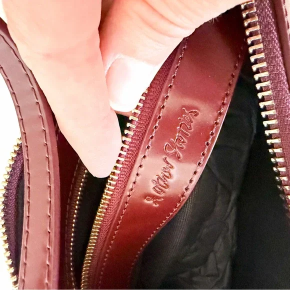 & Other Stories Sleek Leather Shoulder Bag in Burgundy Oxblood - Picture 8 of 14